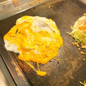 広島焼き卵を伸ばしたところ